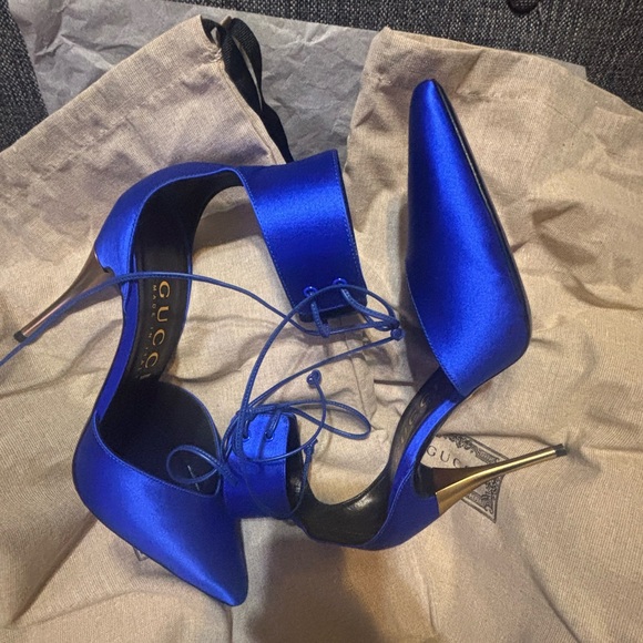 Gucci Shoes - Gucci Satin Blue Pumps